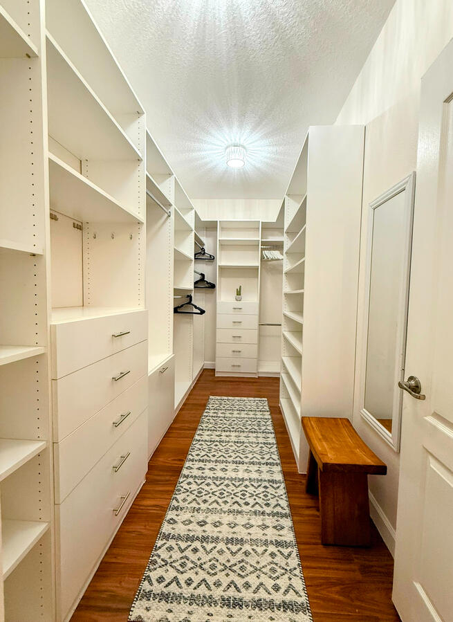 Walk-in Master Closet Walk-in Master Closet